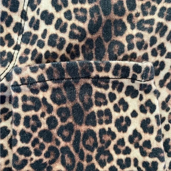 Express cheetah print denim - Picture 4 of 6